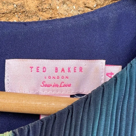 Ted Baker Floral-Print Pleated Top sz 4 - Picture 3 of 8